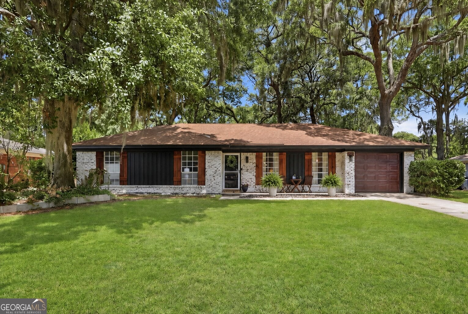 607 Leaning Oaks Dr — photo