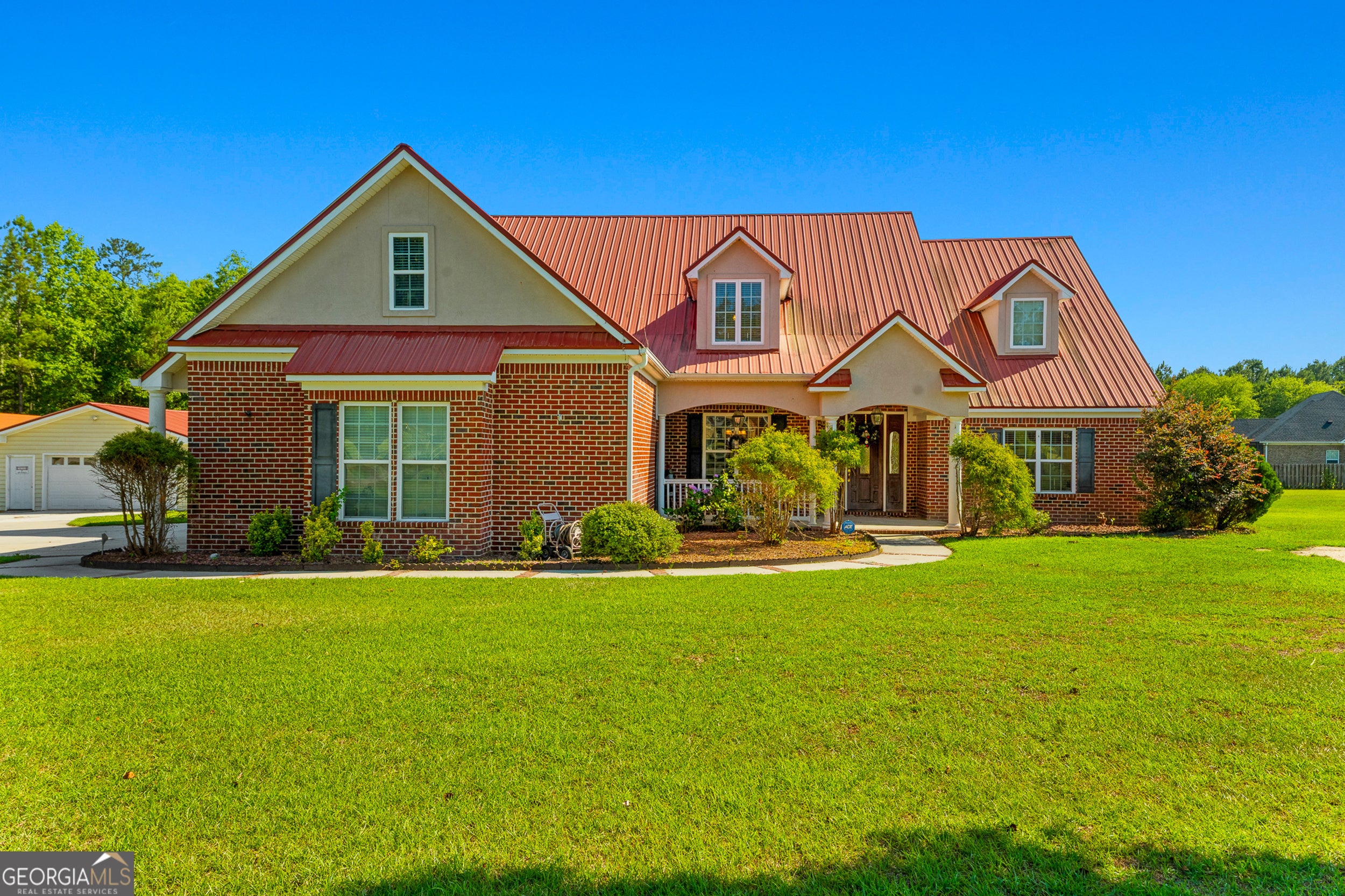 19 Hollow Oak Dr — photo