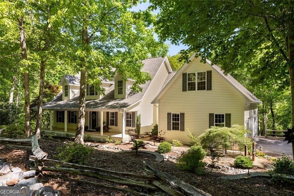 704 Riverbend Rd — photo