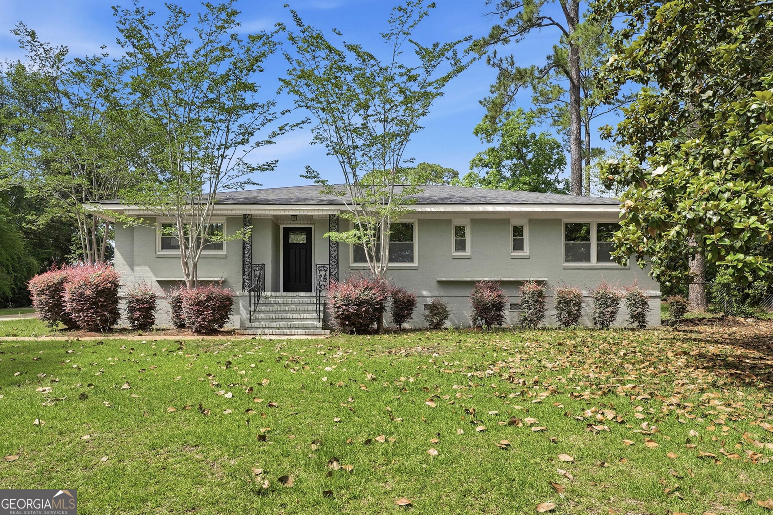 1009 Summit Dr — photo