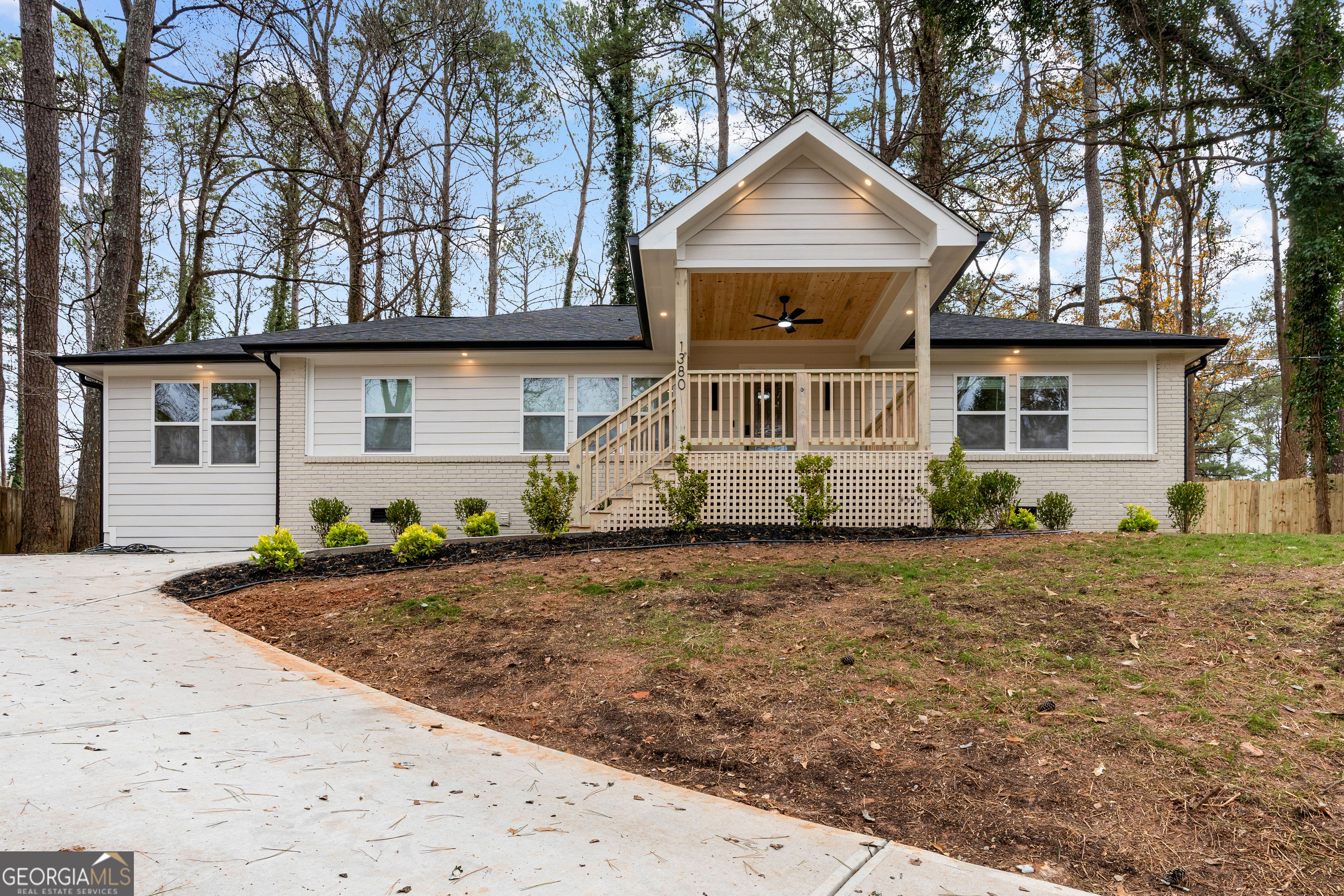 1380 Dogwood Cir SE — photo