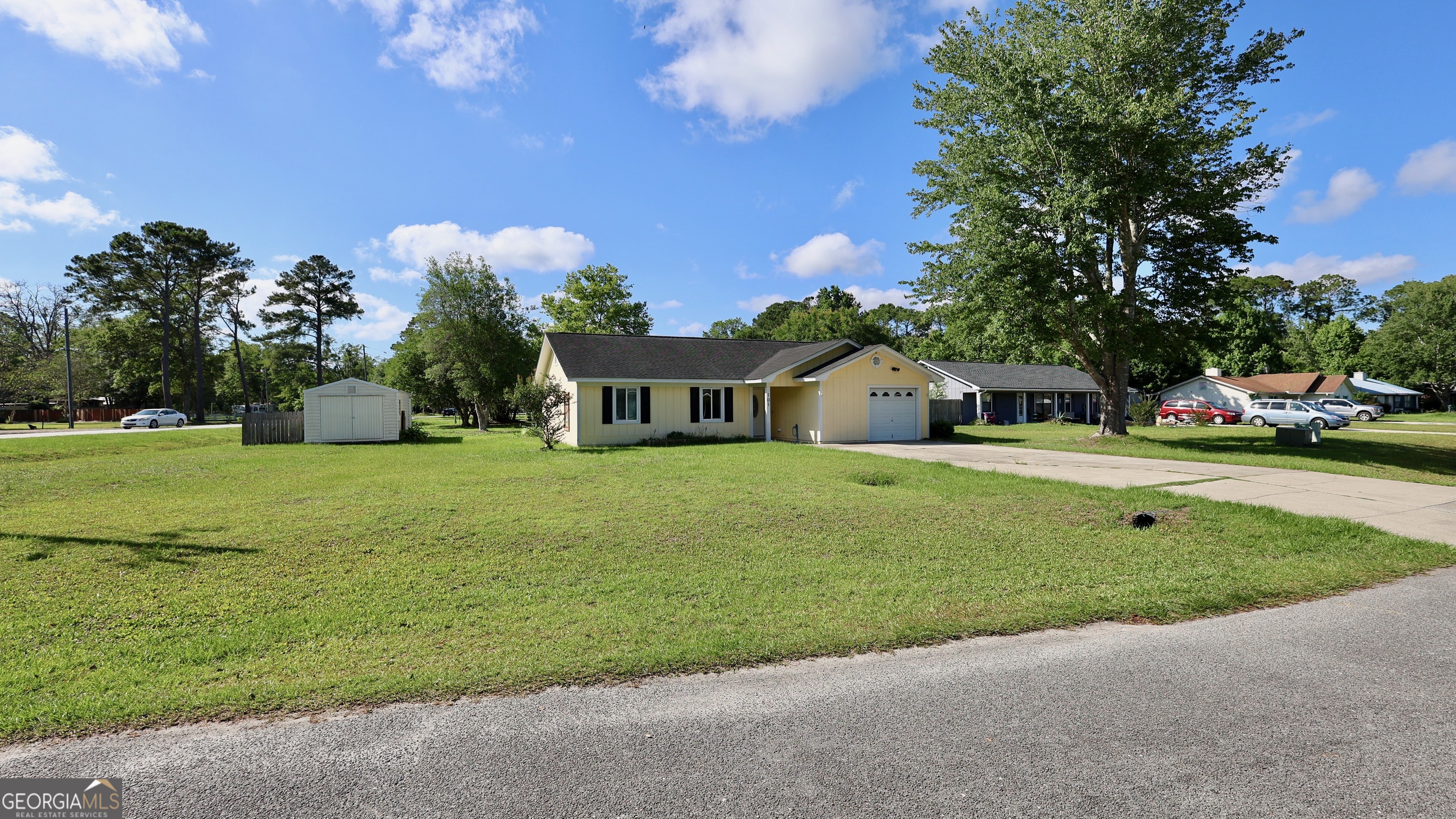 101 Willow Lake Dr — photo
