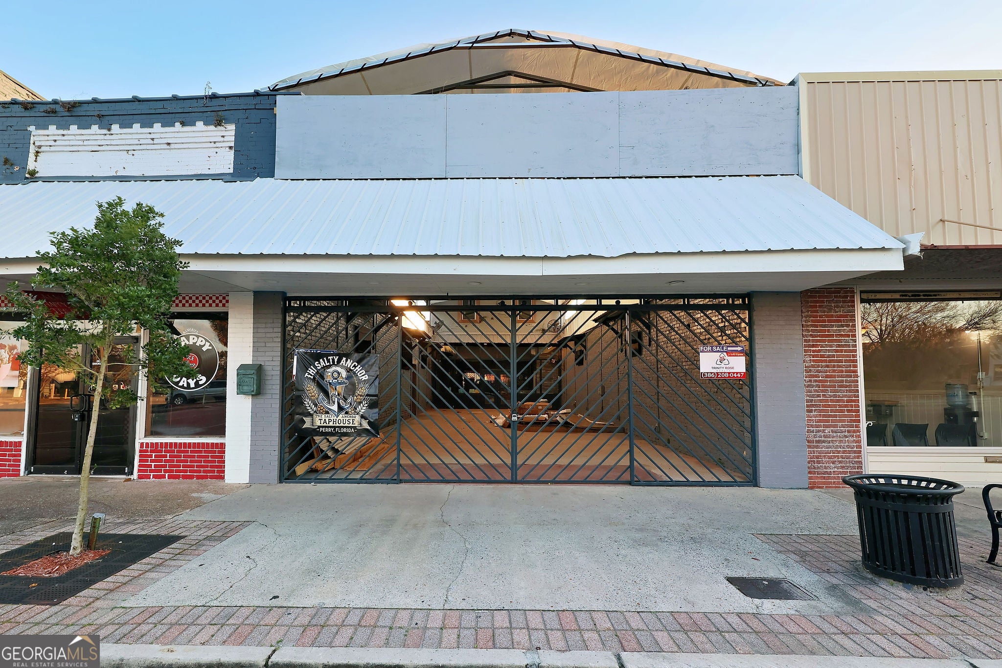 113 E Green St — photo