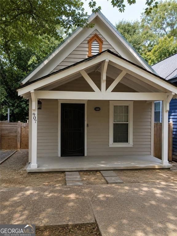 907 Smith St SW — photo