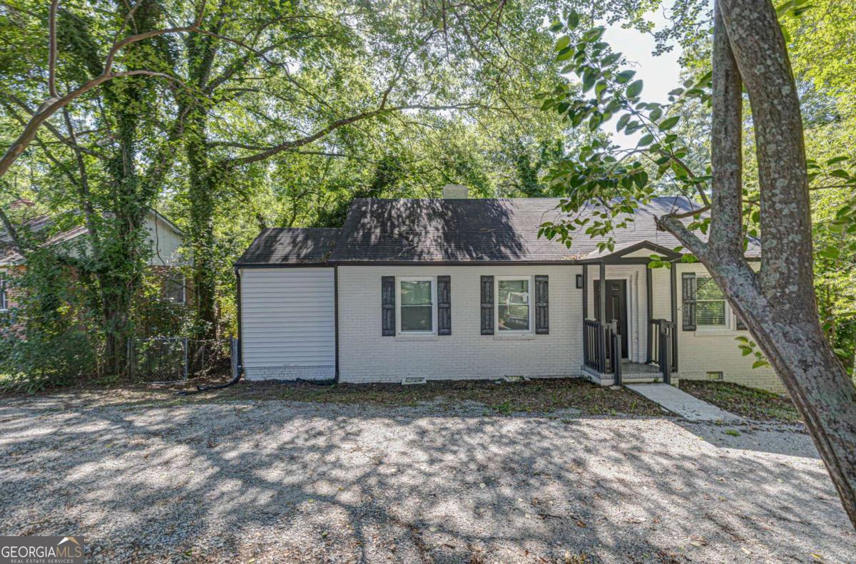 151 Munson Dr — photo
