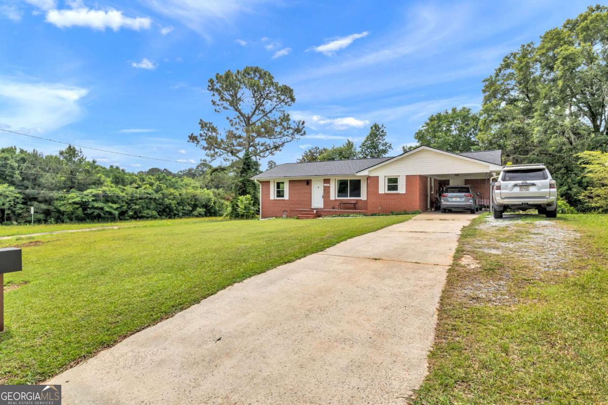 1104 Parkview Dr — photo