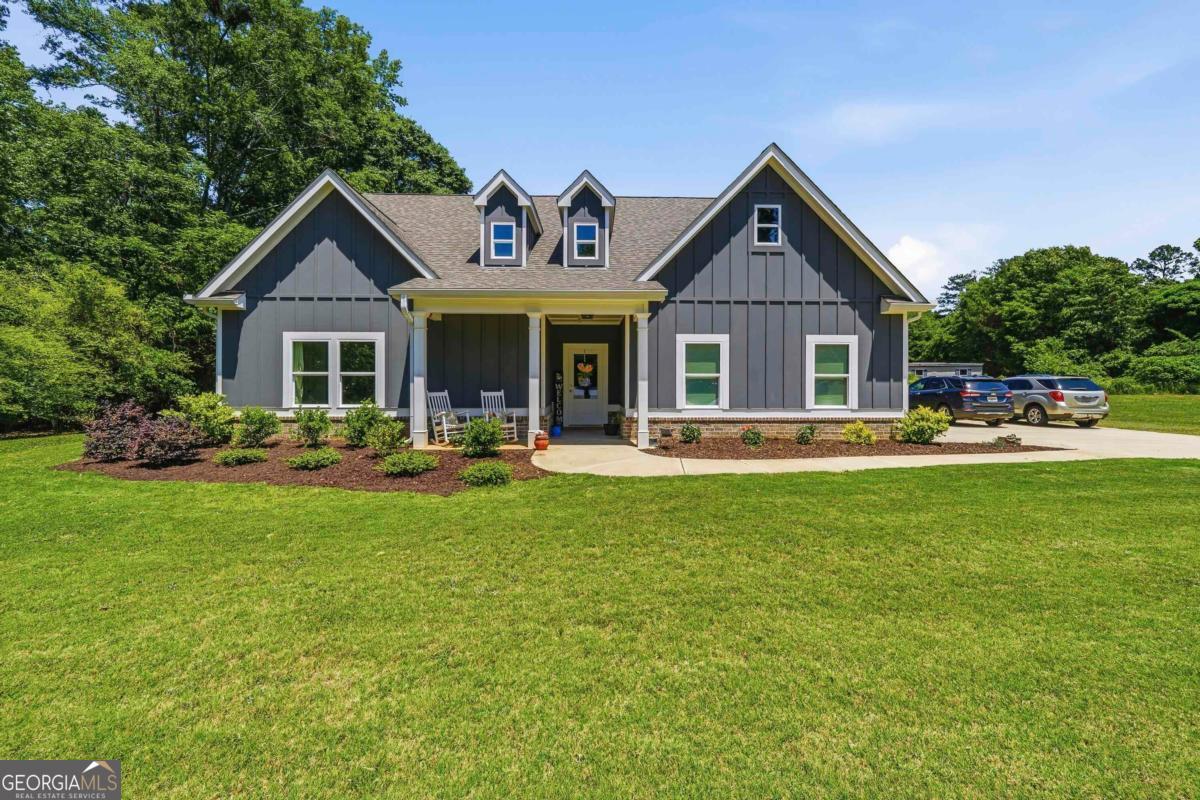 145 Pearl Moon Dr — photo