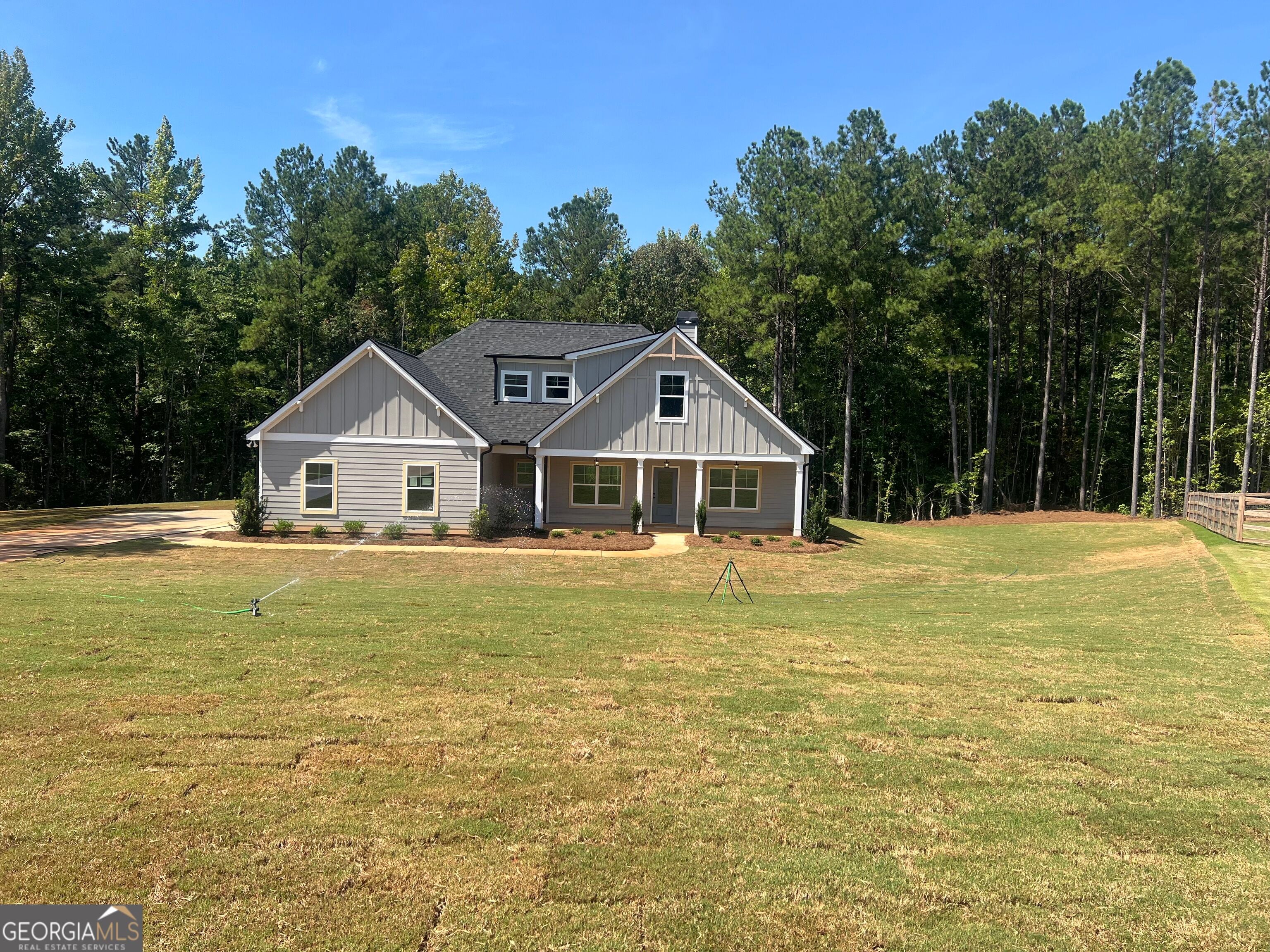 61 Root Dr 18 — photo