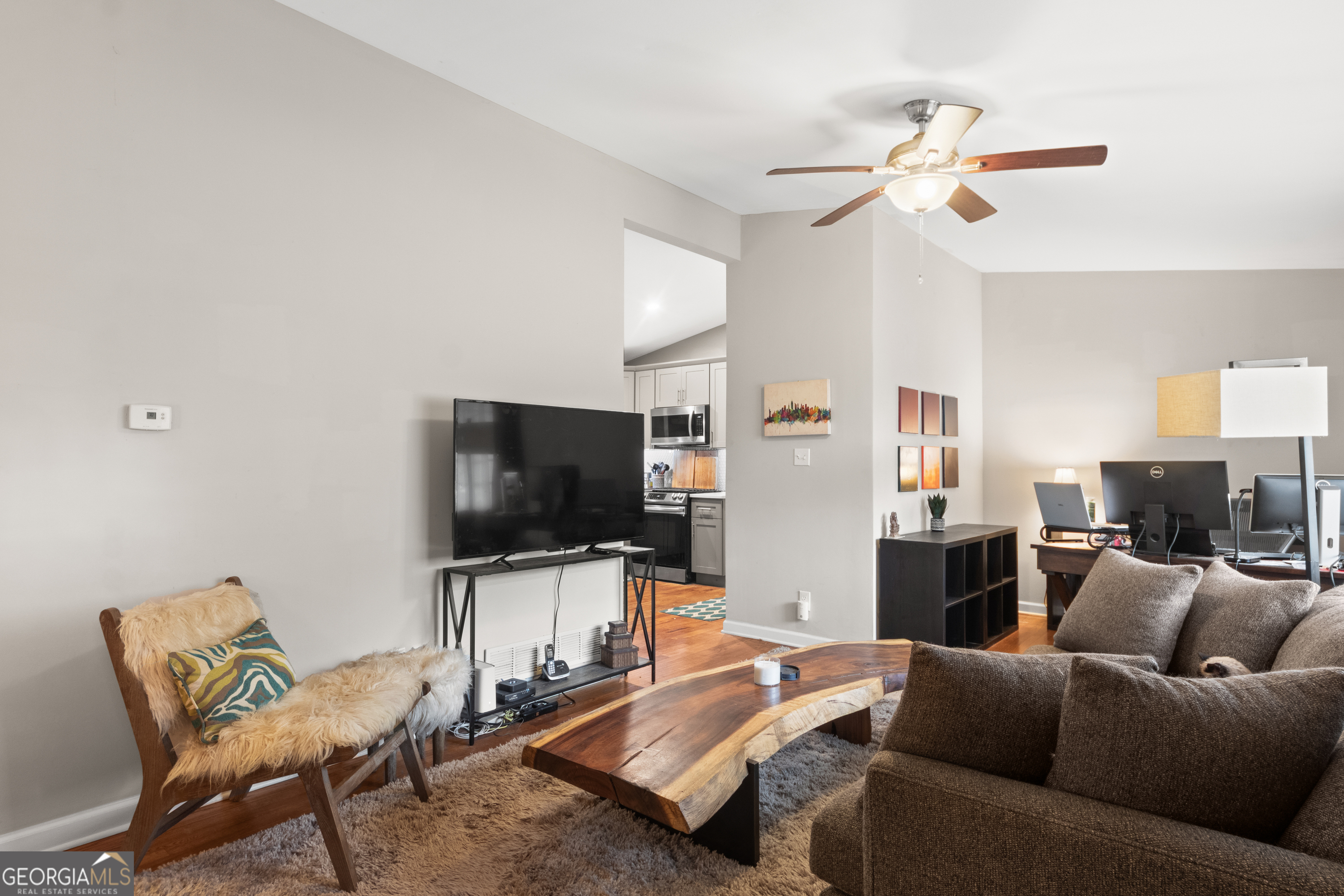 326 Norton Cir SE — photo