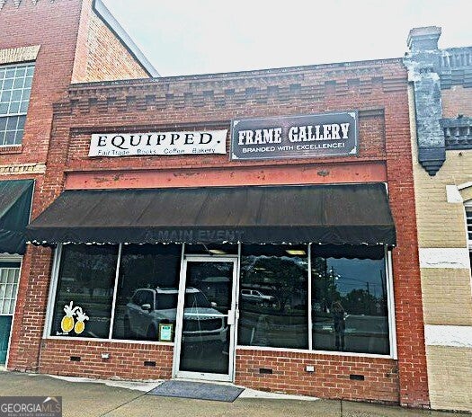 119 SE Main St — photo