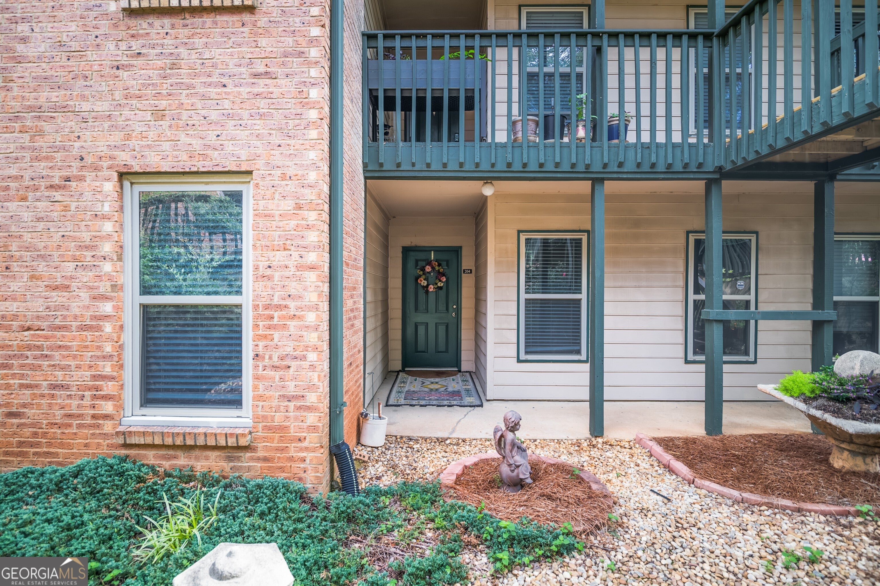 204 Brittany Ct — photo