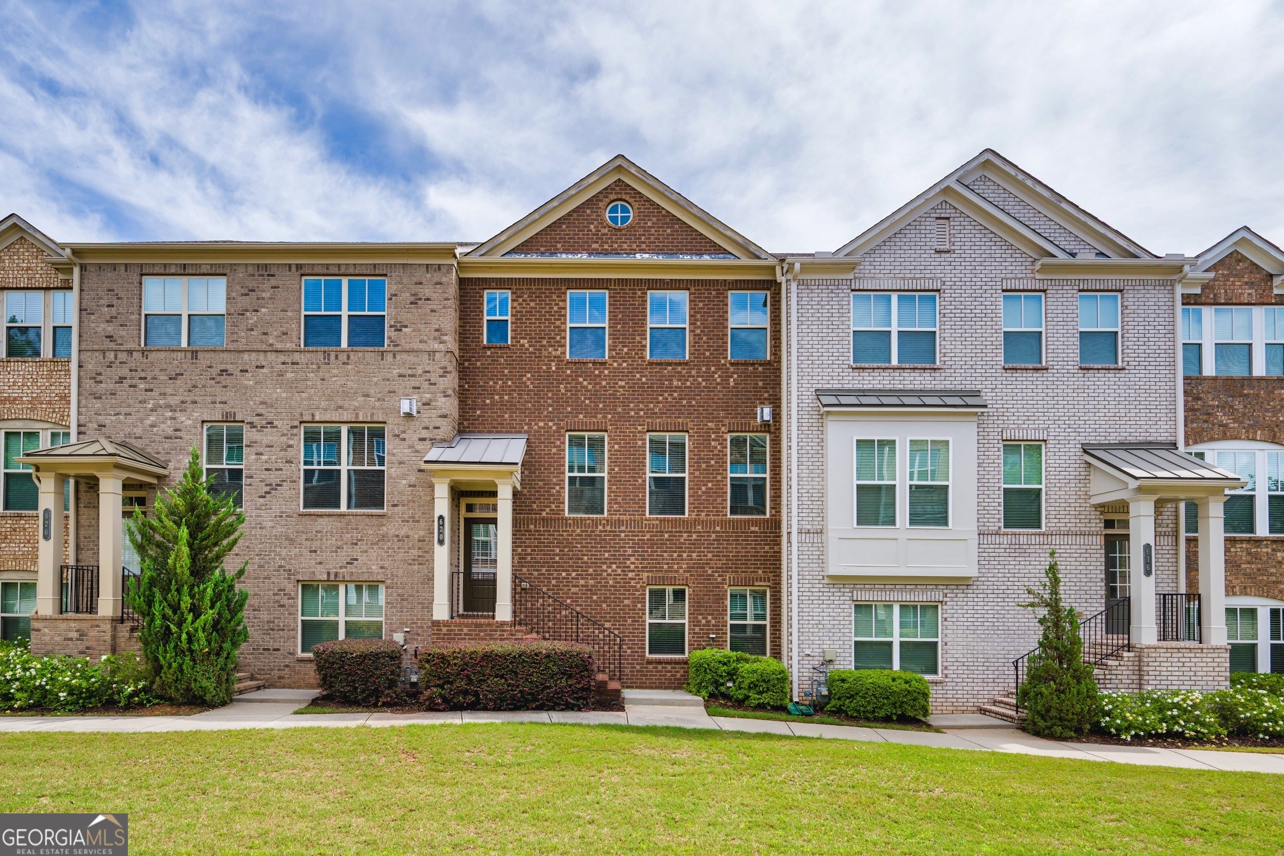 620 Sunset Park Dr — photo