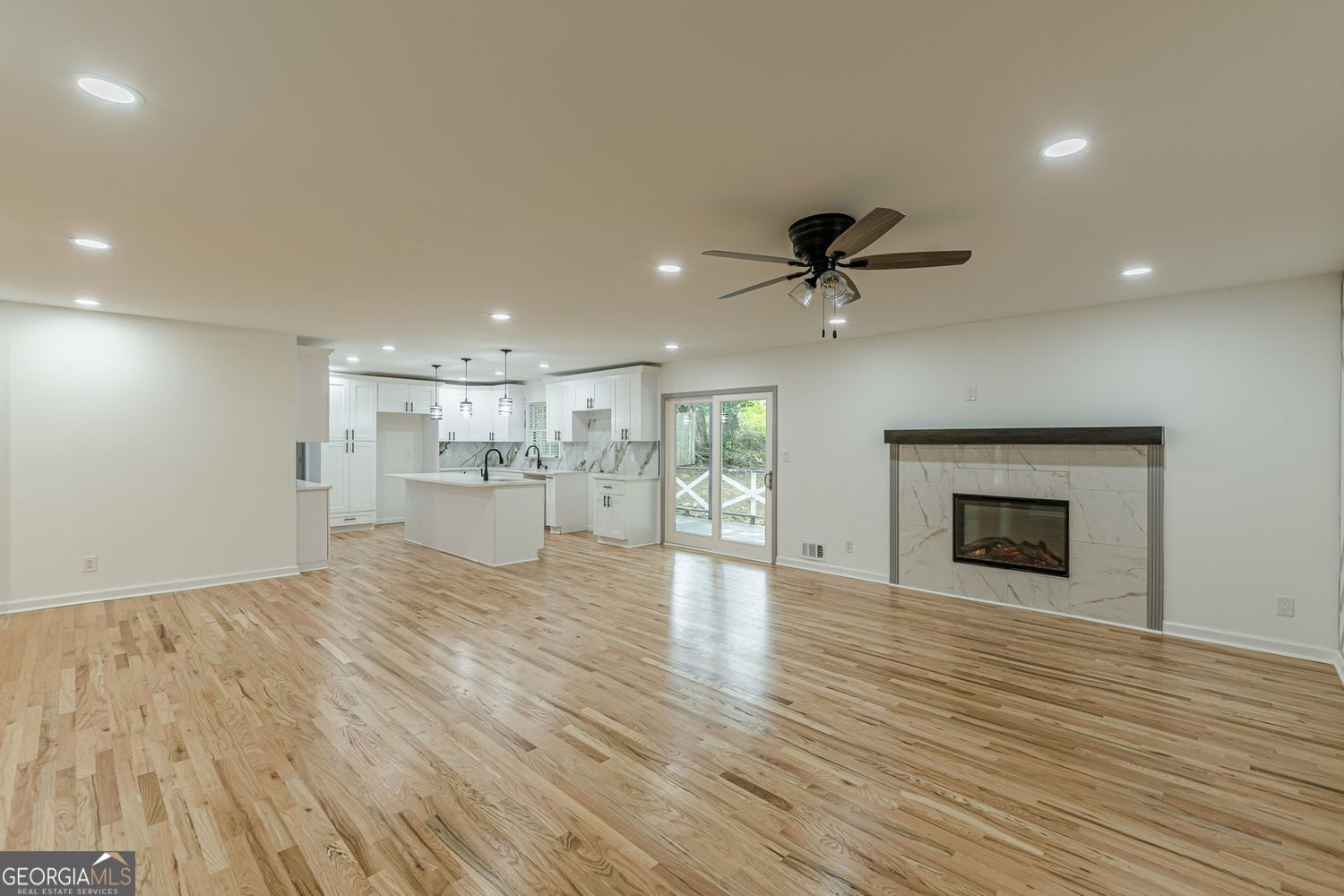 Home in Decatur, GA 30032 — photo 2
