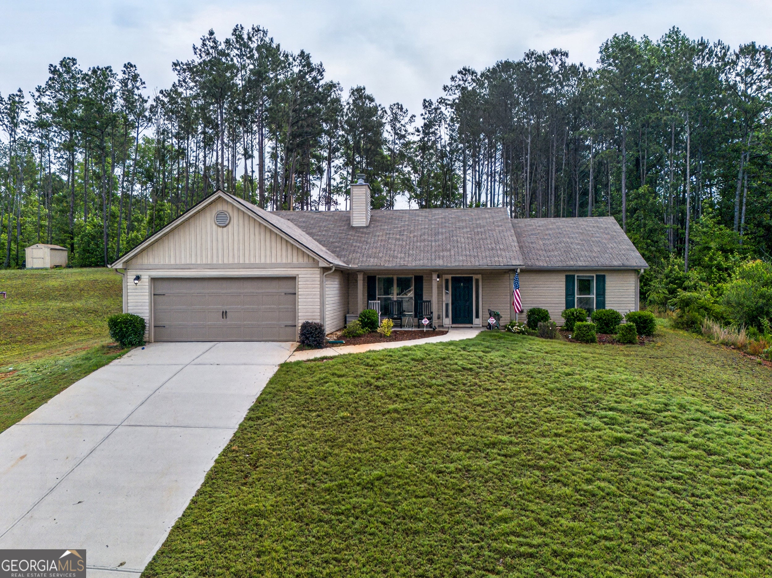 32 Armstrong Dr — photo