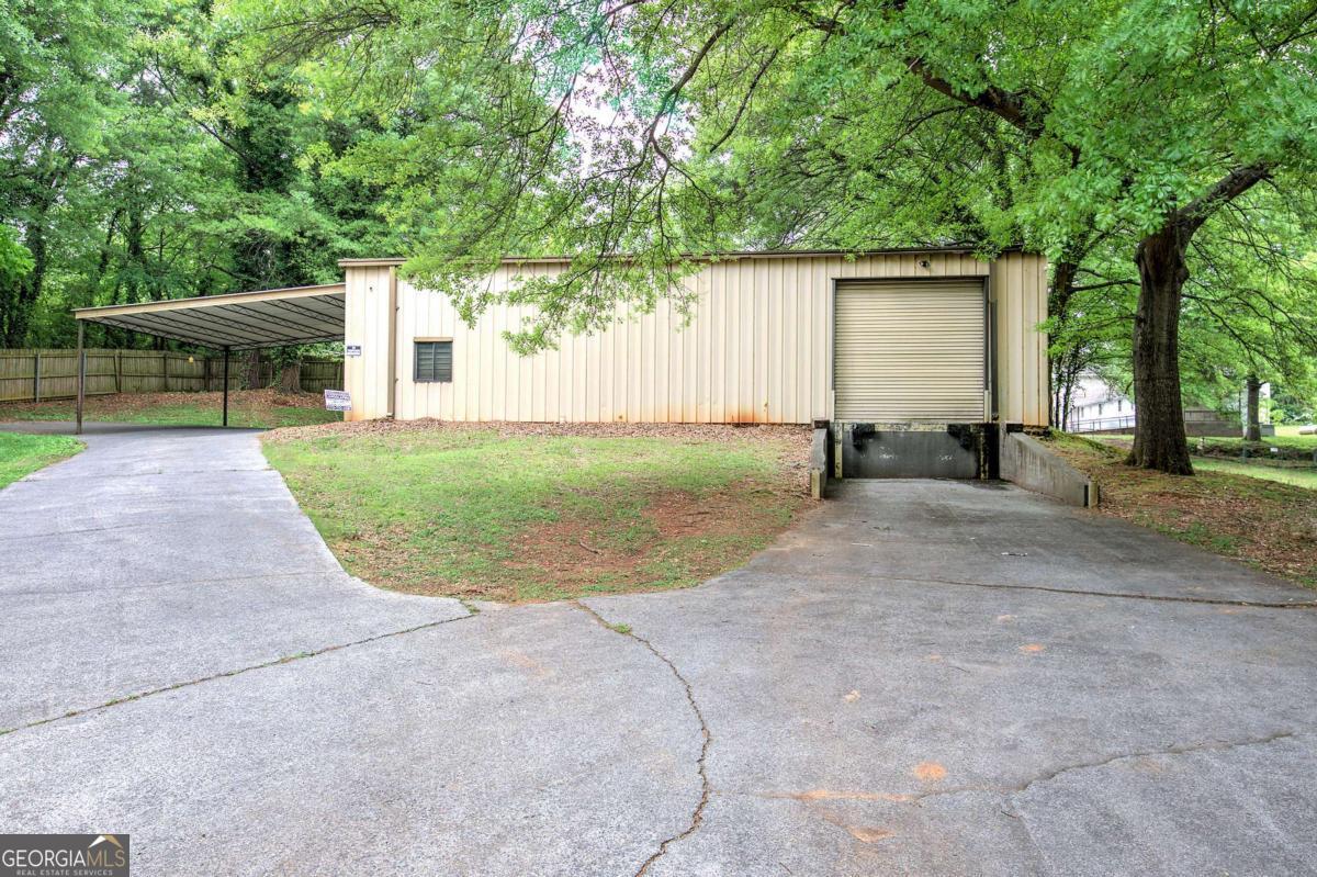200 Rogers Rd — photo