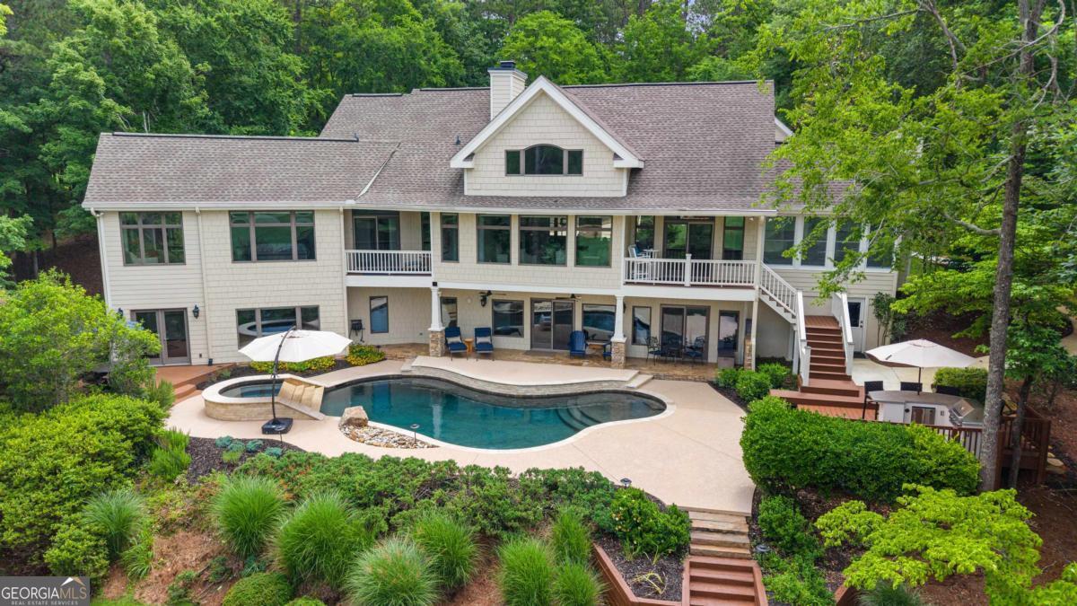 2541 Club Dr — photo