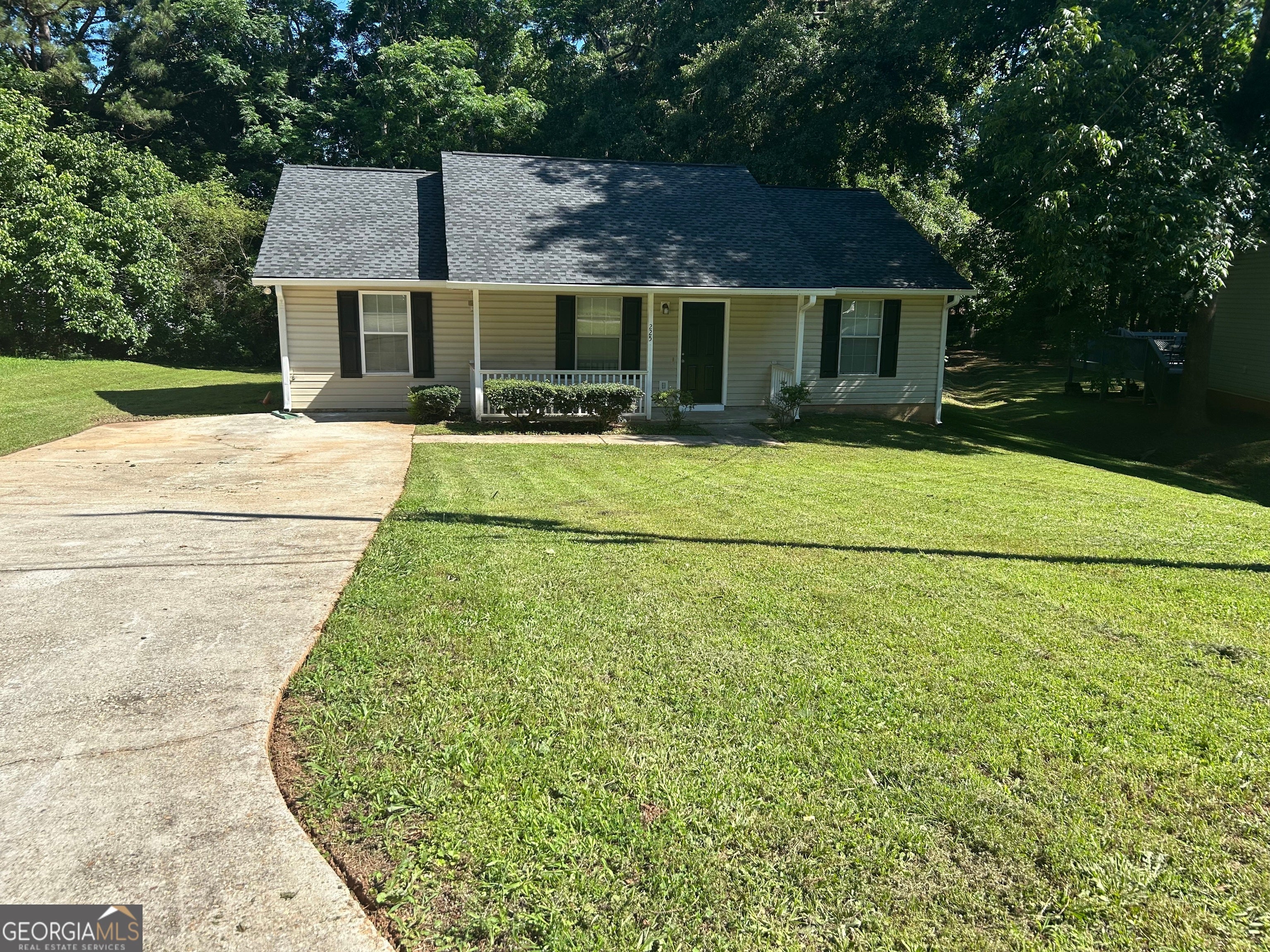 225 Wagon Wheel Dr — photo