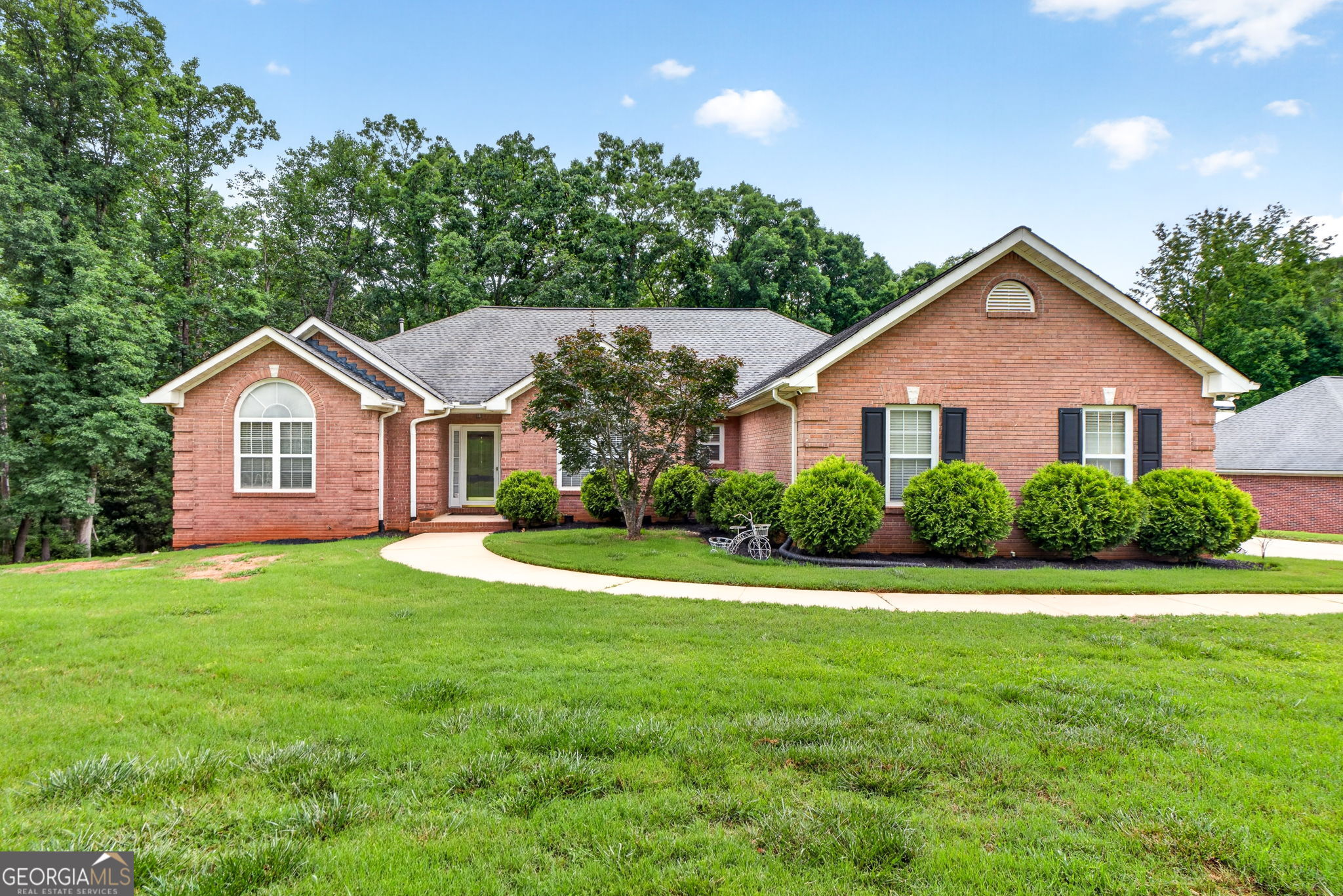 196 Ashley Dr — photo