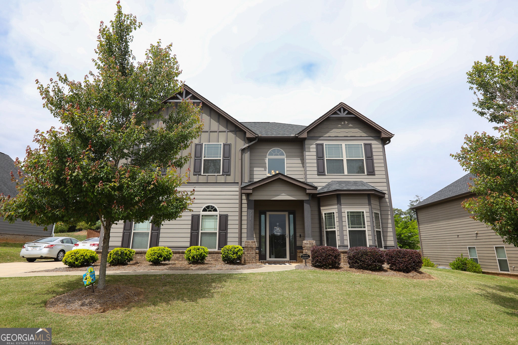 225 Silver Ridge Rd — photo