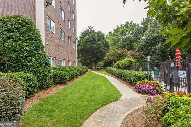 1501 Clairmont Rd 1628 — photo
