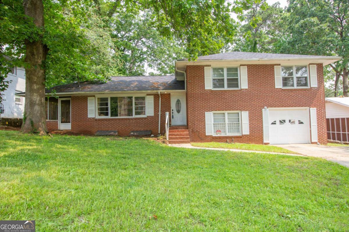 1558 Boulderwoods Dr SE — photo