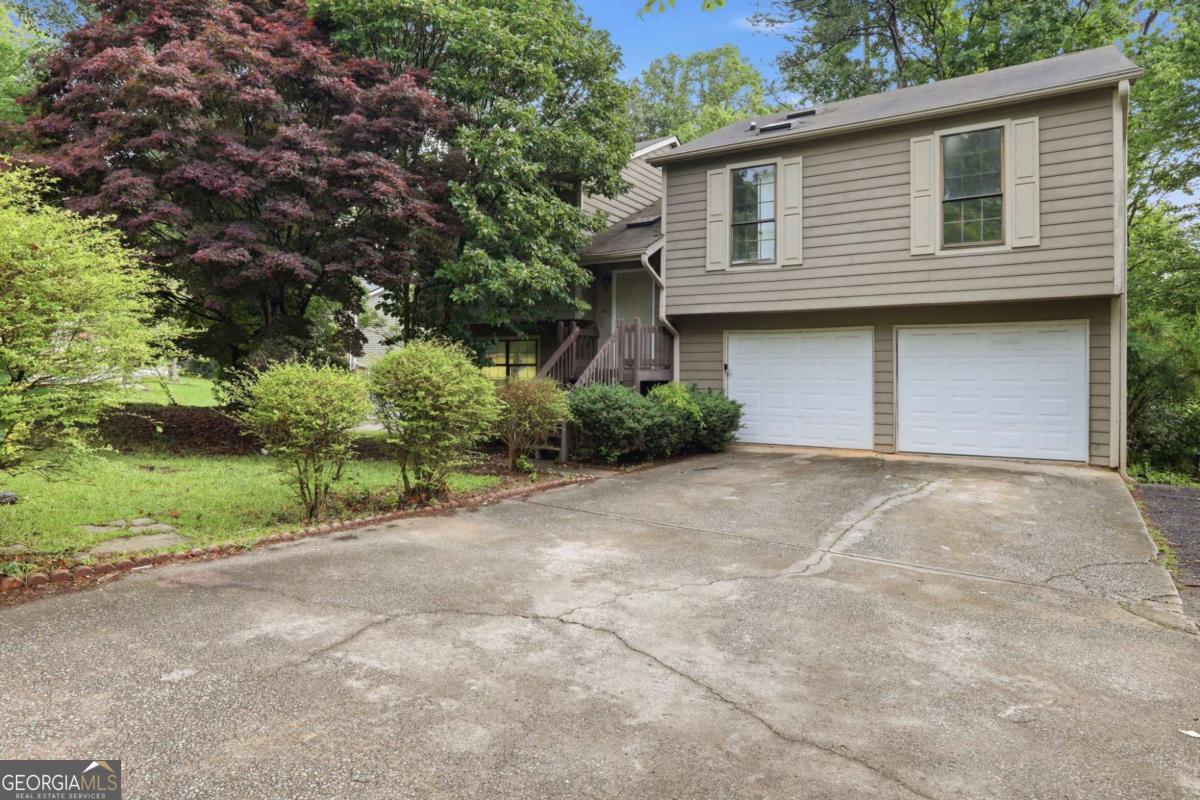 1648 Olde Oak Dr — photo