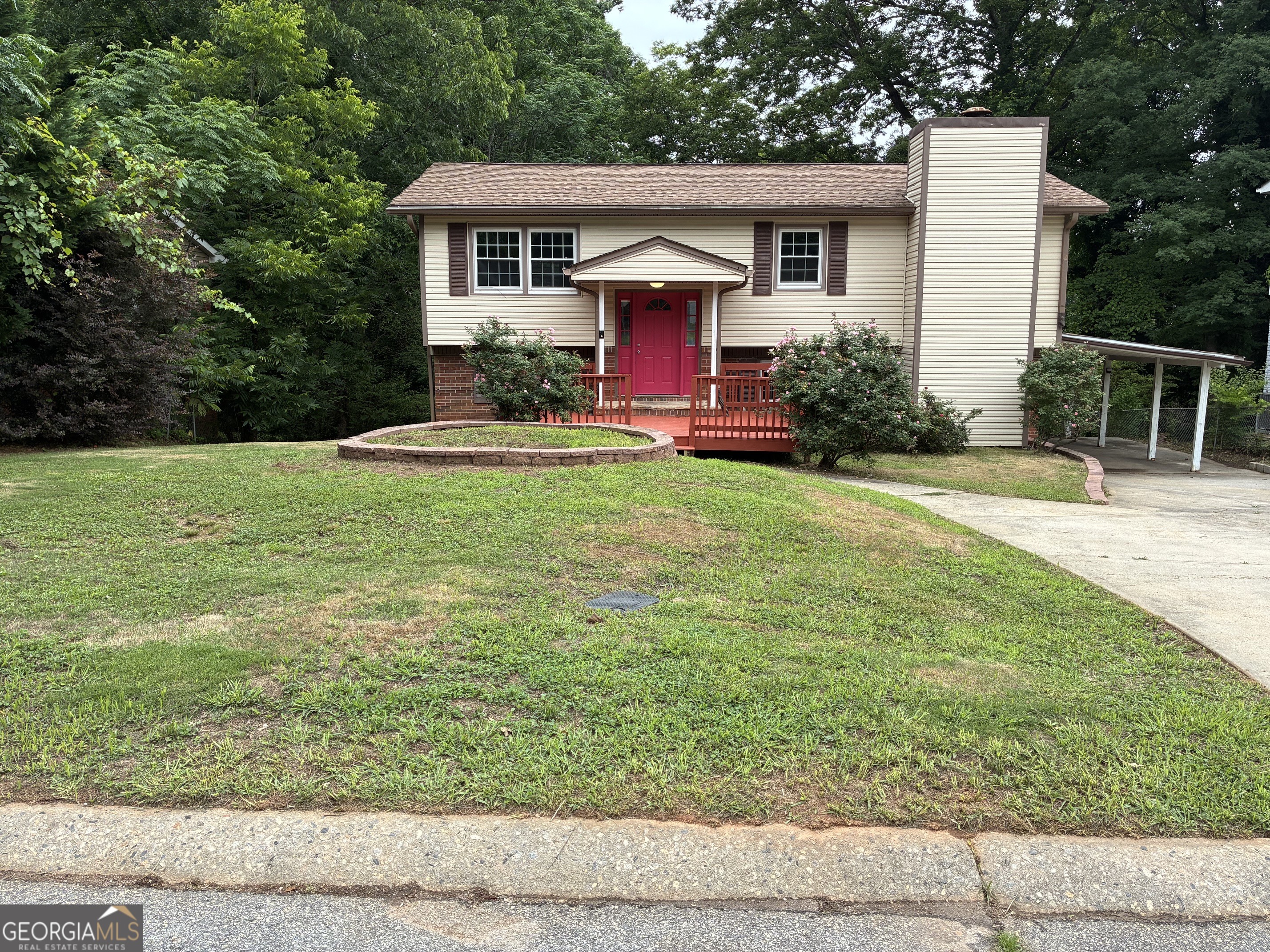 10572 Eagle Dr — photo
