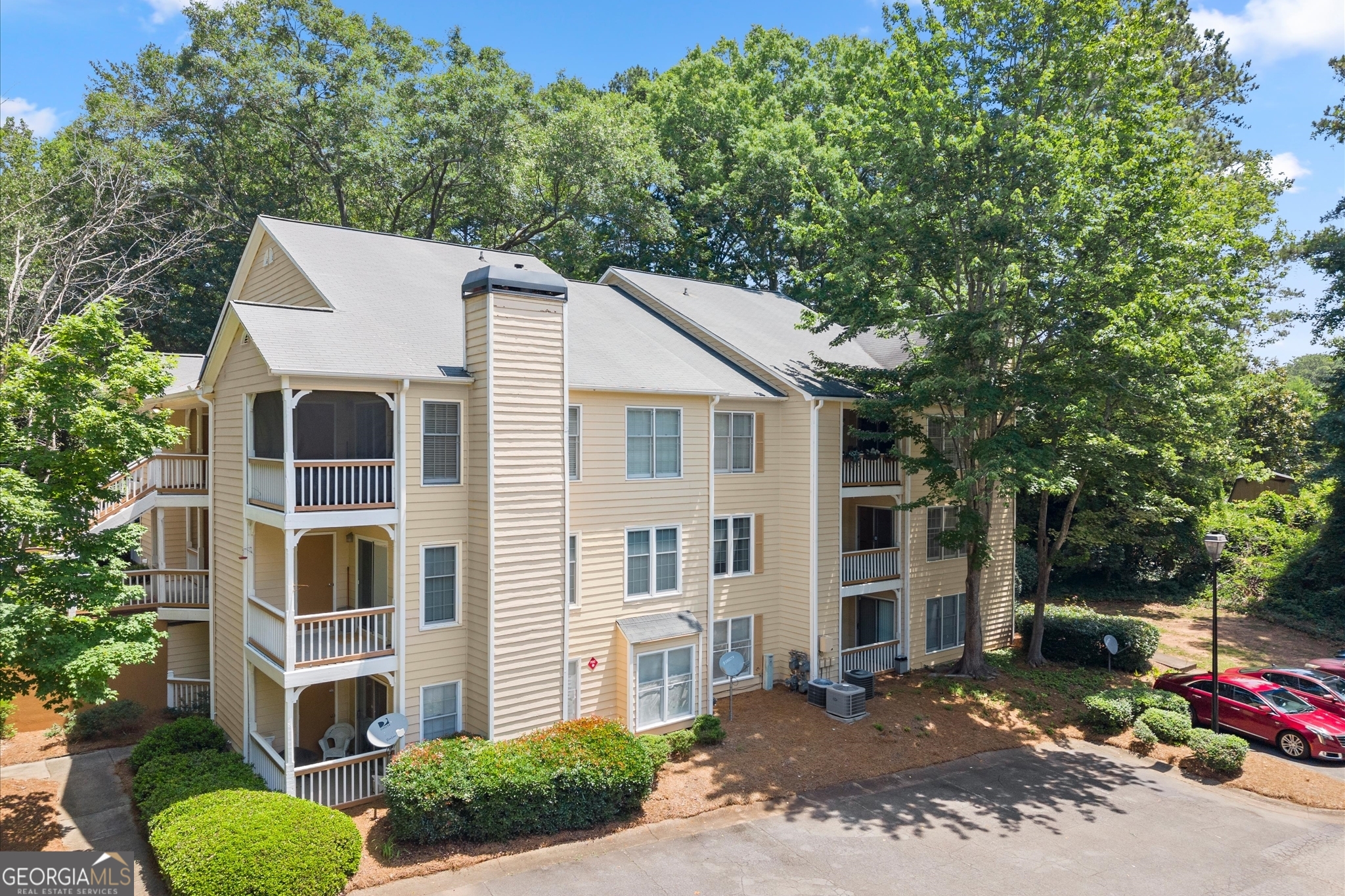 2517 Vineyard Way SE — photo