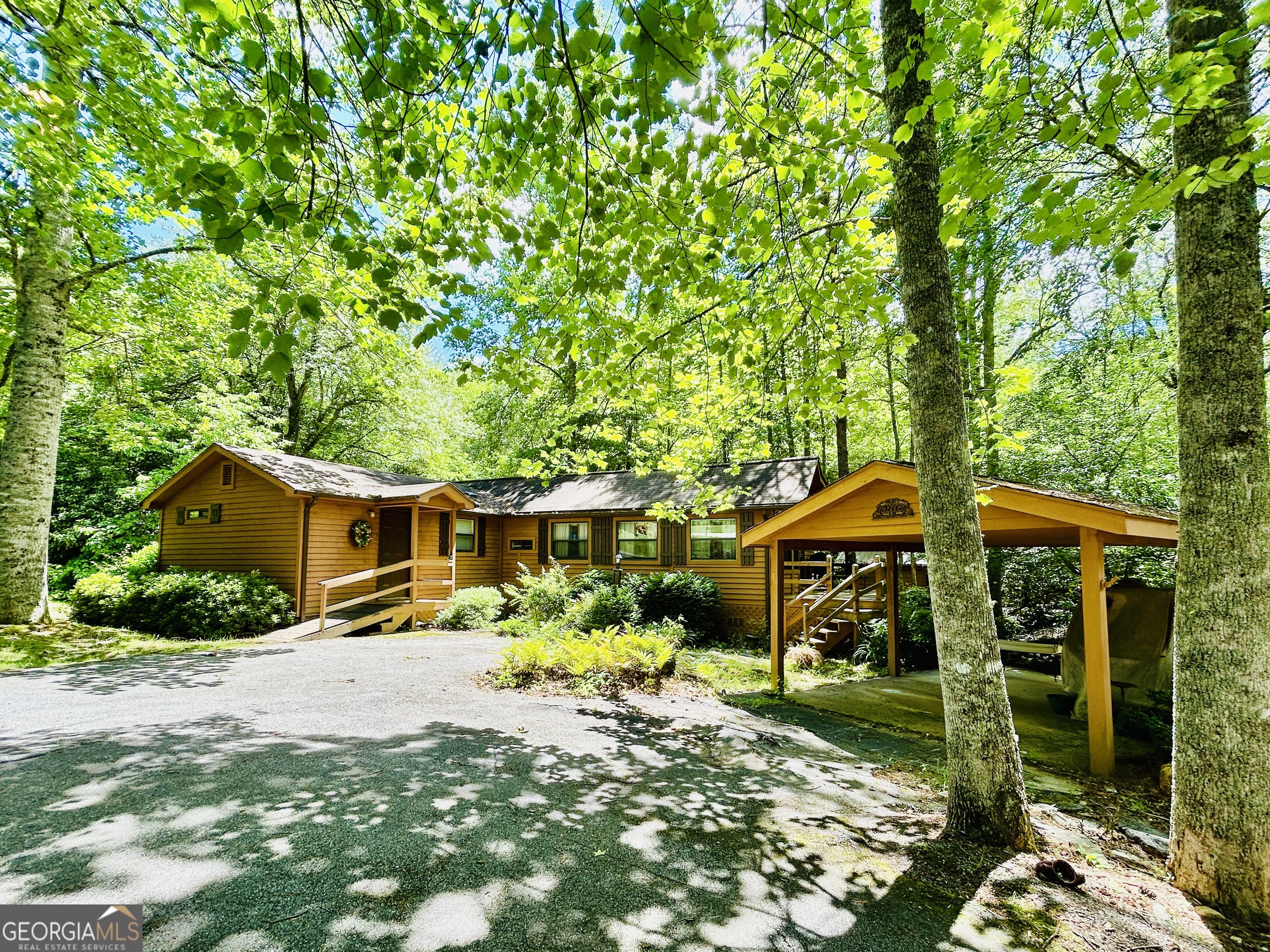 1815 Canoe Creek Dr — photo