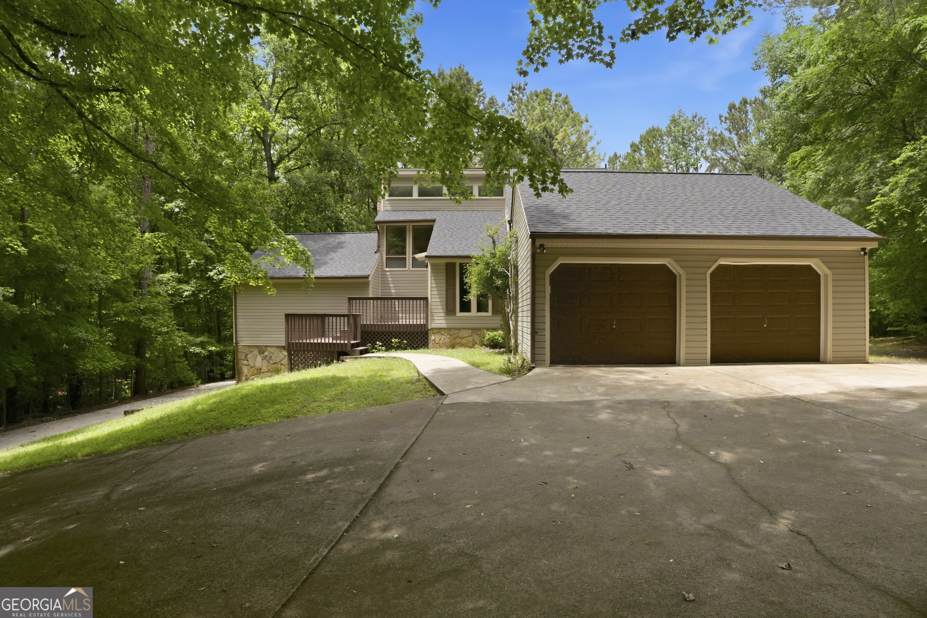 370 Darren Dr — photo