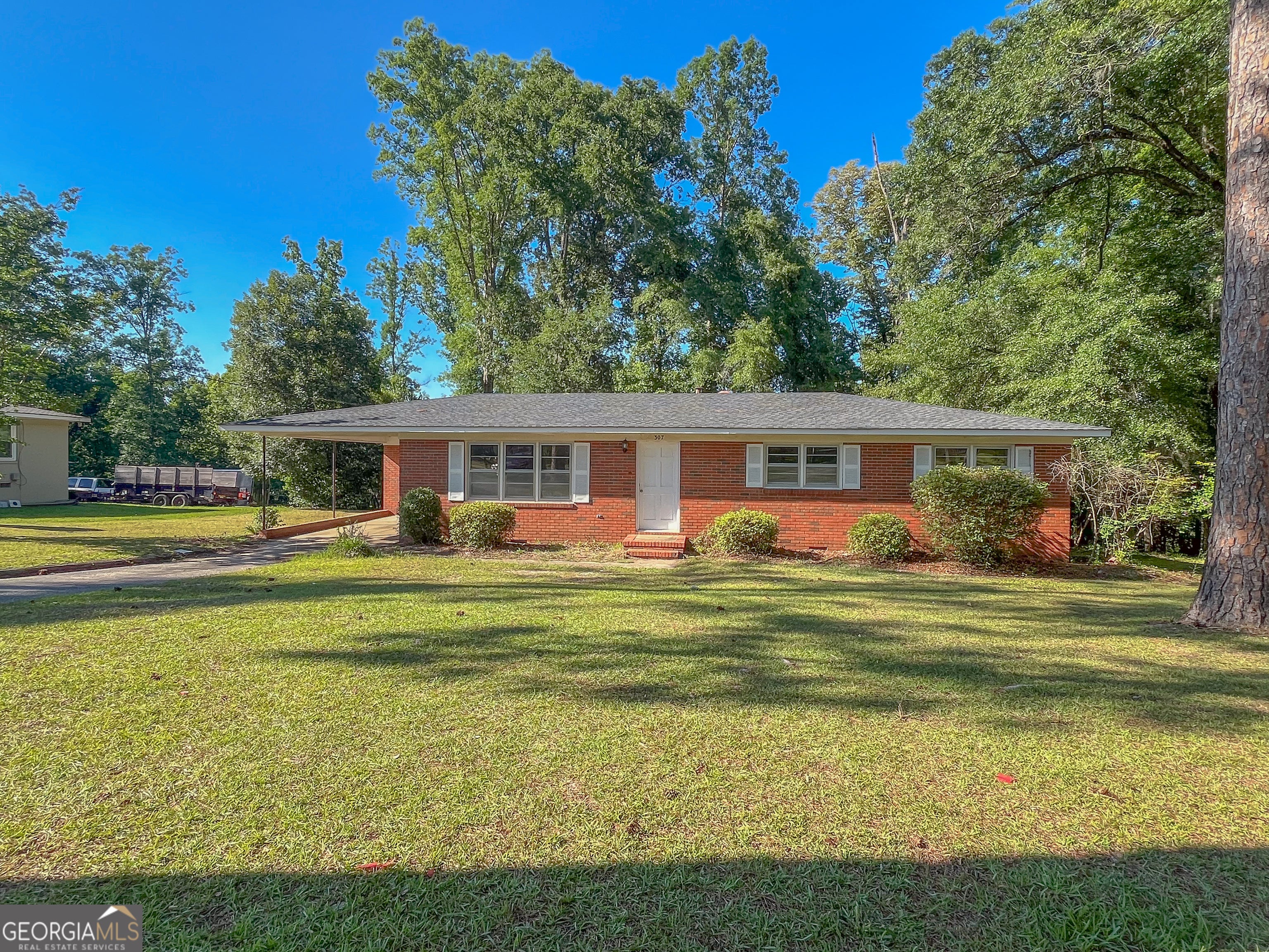 307 Brookdale Dr — photo
