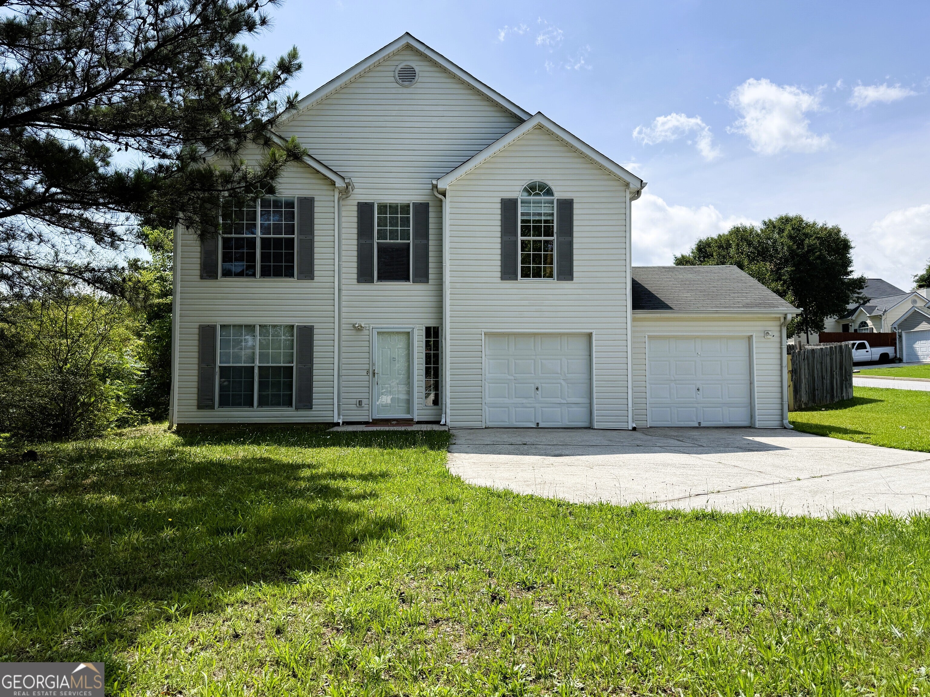 5684 Eagles Feather Ln — photo