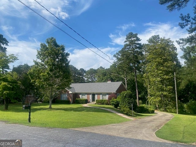 123 Hillcrest Rd — photo