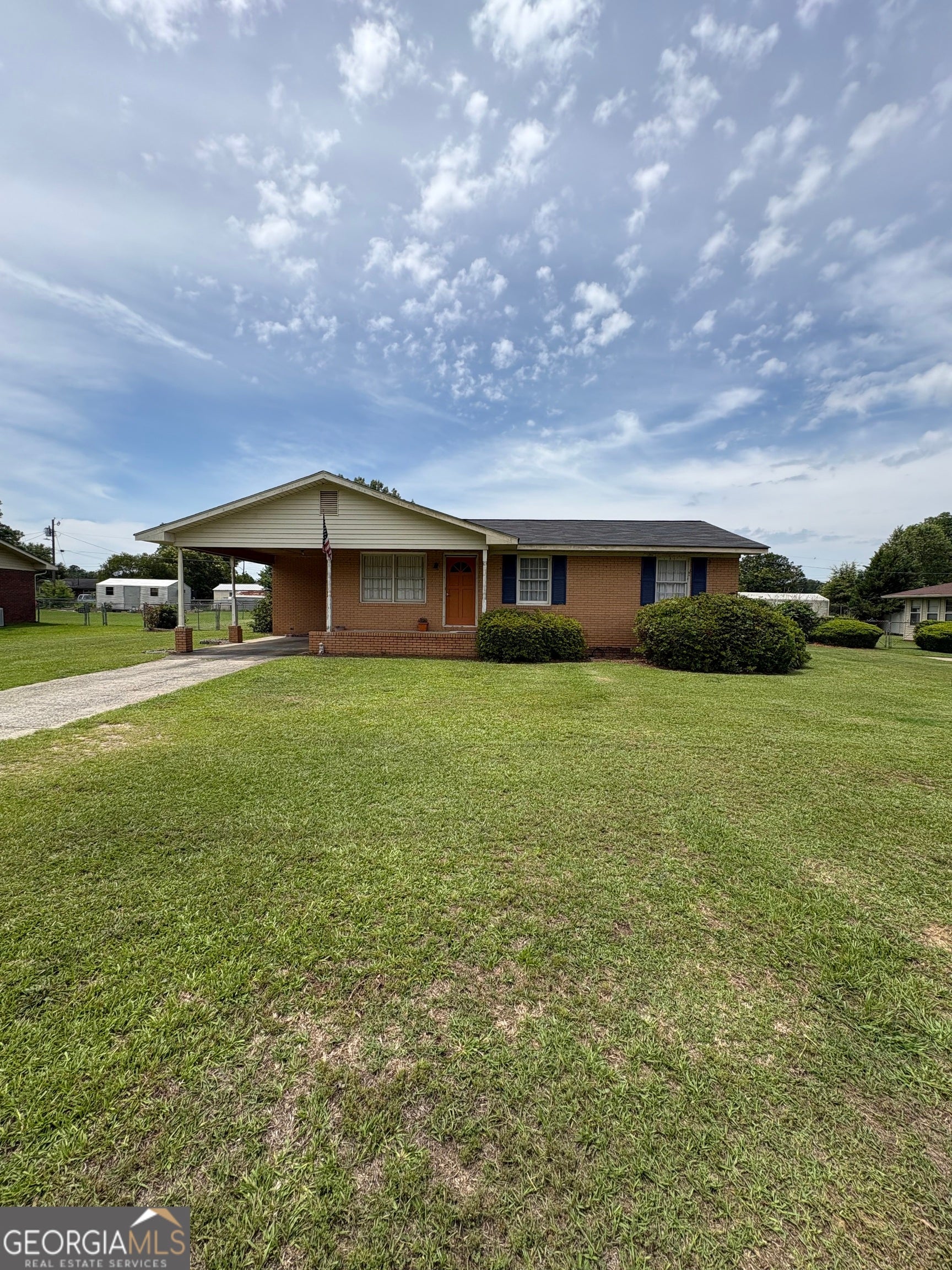 426 Moye Dr — photo