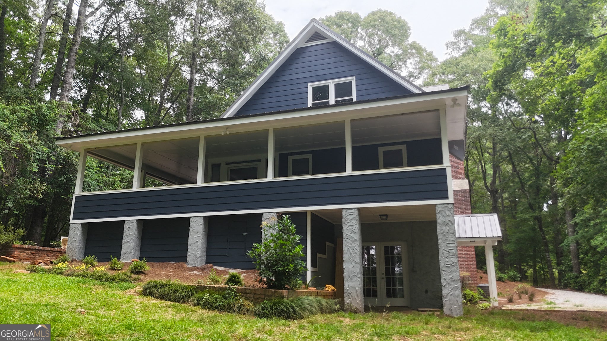 165 Riverbend Dr — photo