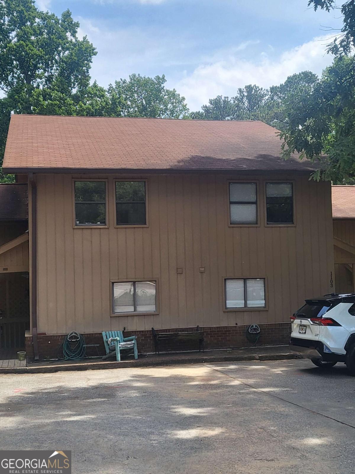 1102 Pine Tree Dr 1102 — photo