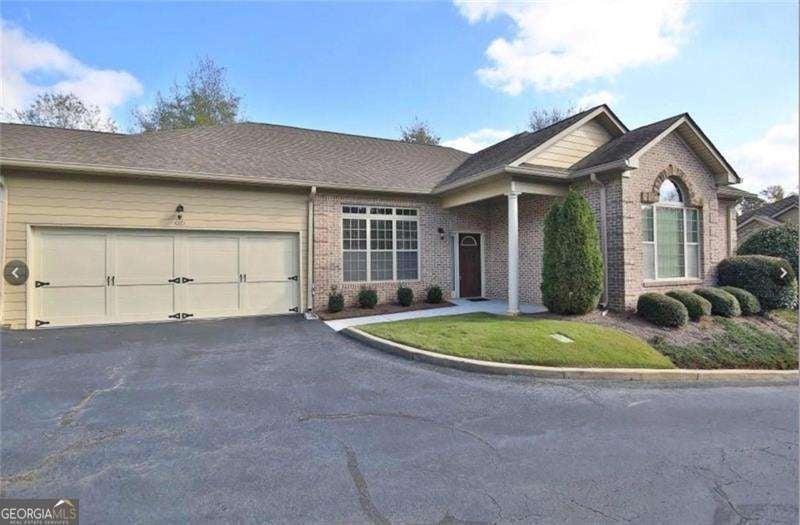 526 Mount Park Dr — photo