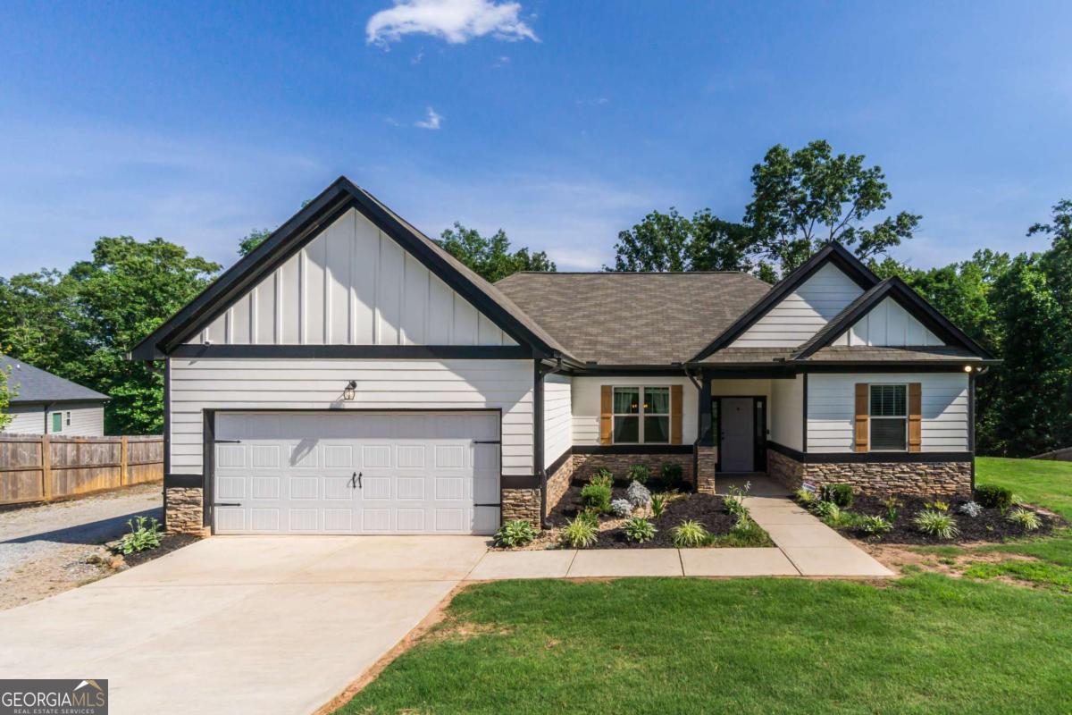368 Bryndemere Dr — photo