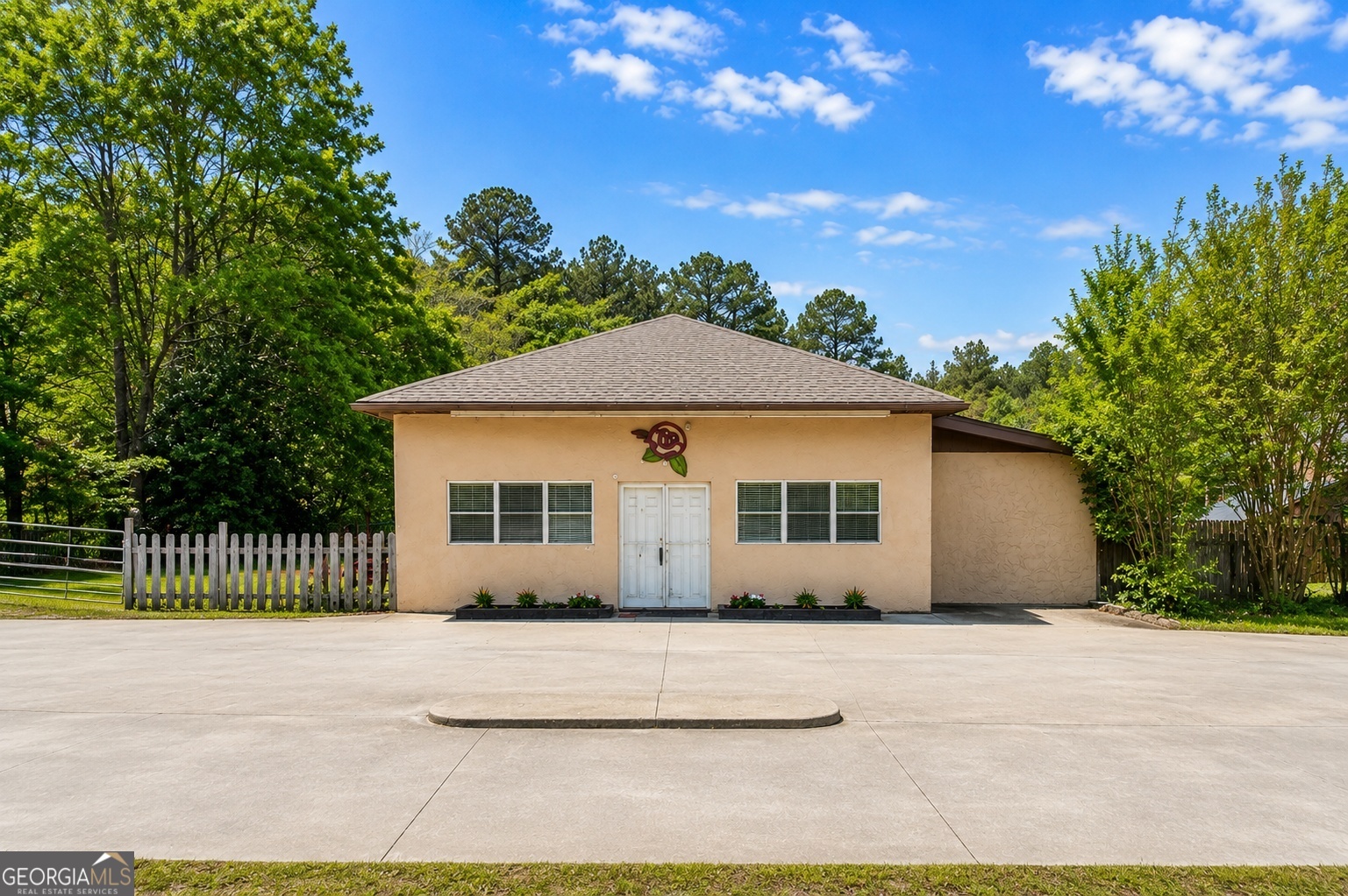 3813 Stonewall Tell Rd — photo
