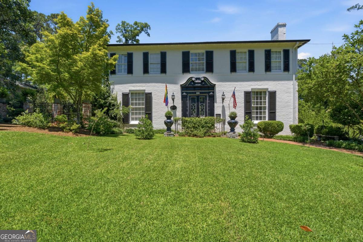 3155 Ingleside Dr NE — photo