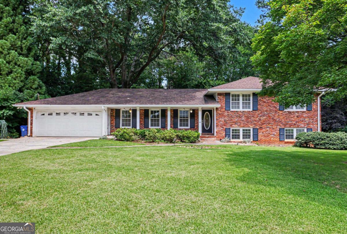 3135 Wanda Woods Dr — photo