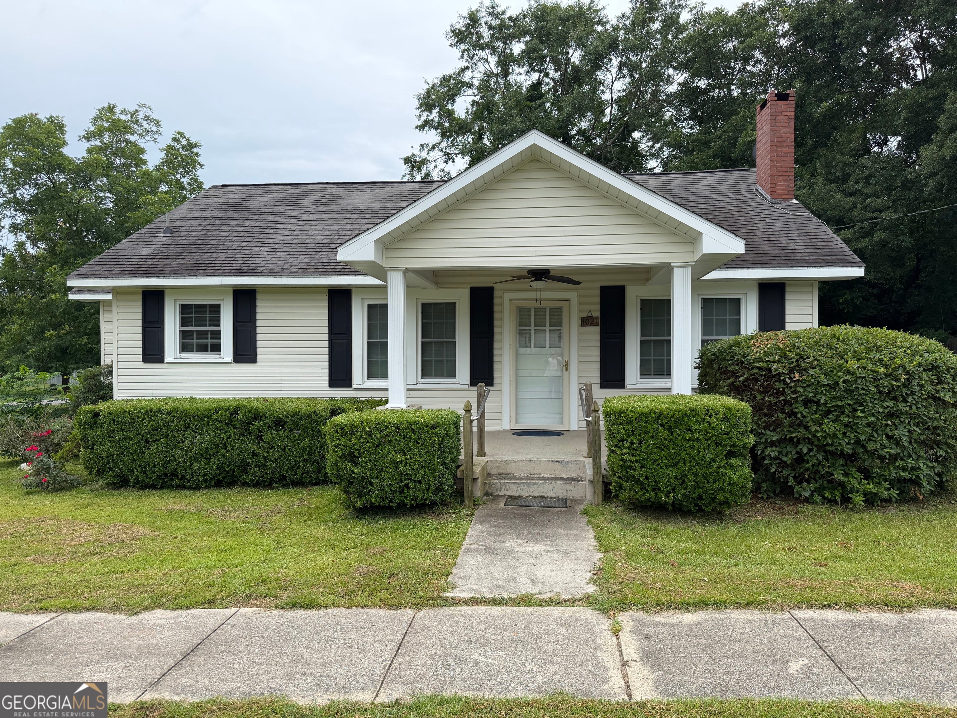 1021 Snow Hill St — photo