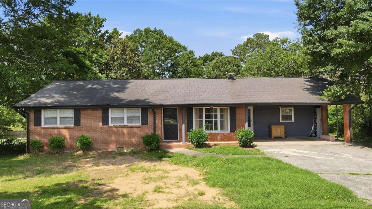 870 American Legion Rd NE — photo