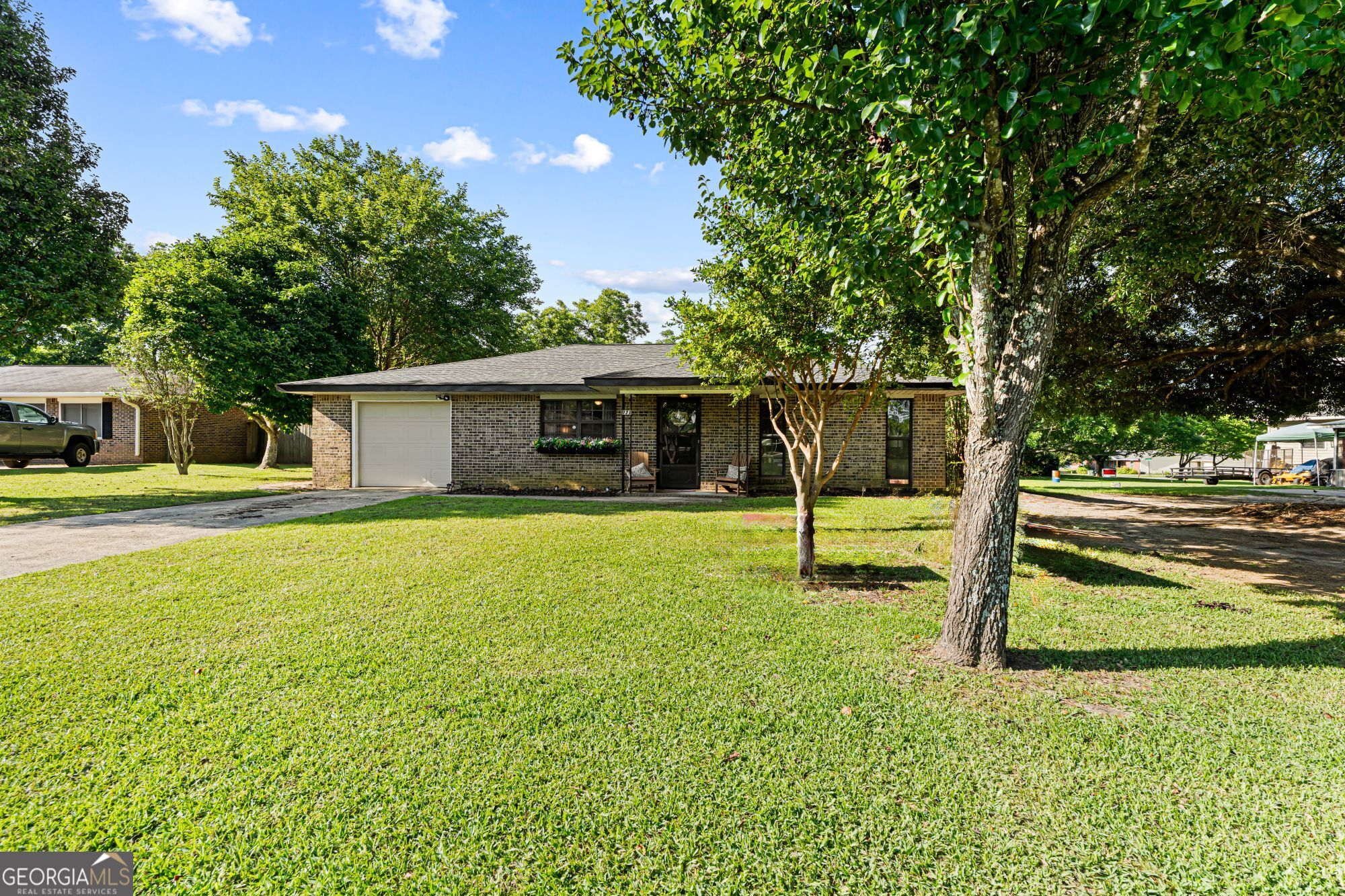 121 Barnesdale Dr — photo
