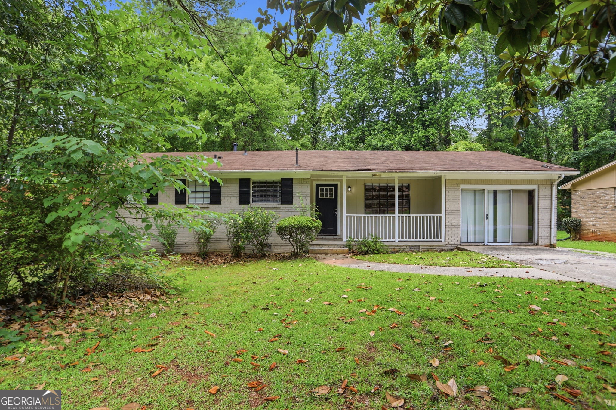 2749 Williamsburg Dr — photo