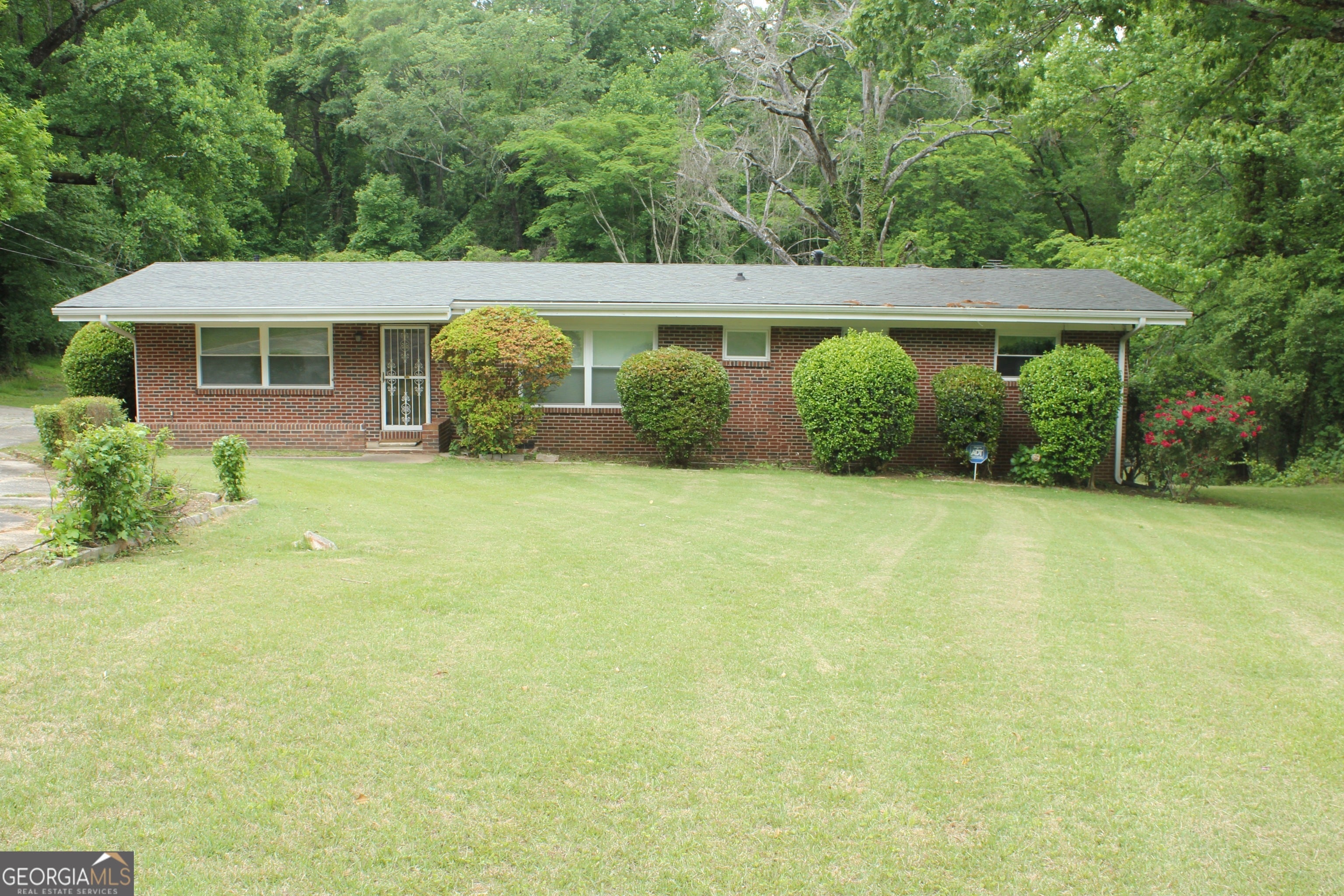2295 Macon Dr — photo