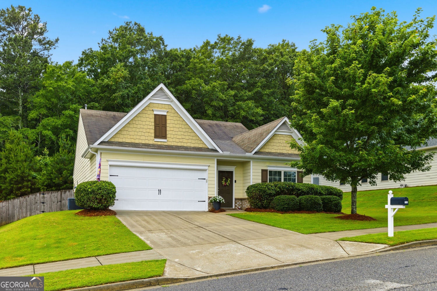 1048 Sutherland Dr — photo