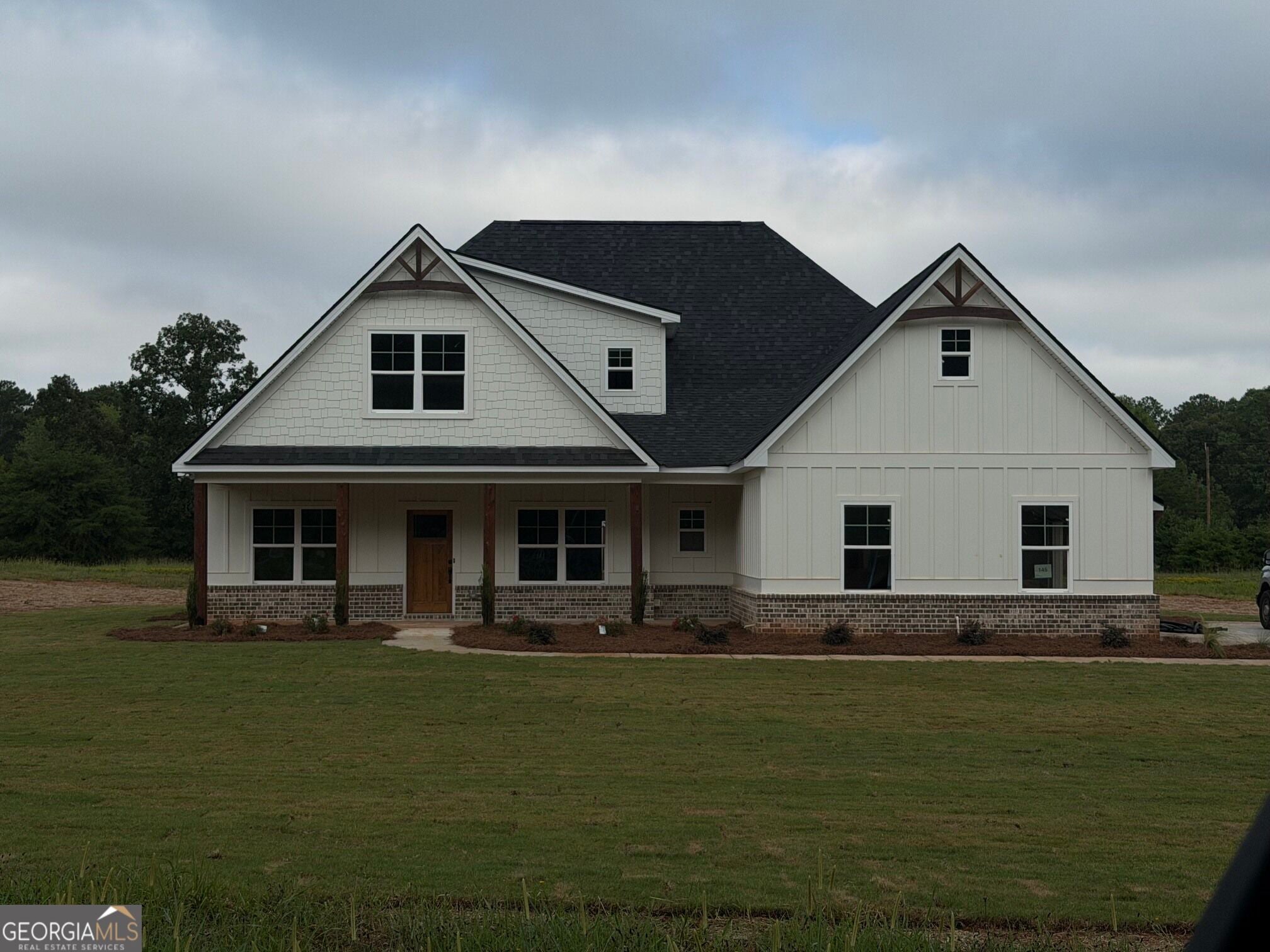 145 Twin Oaks Dr — photo