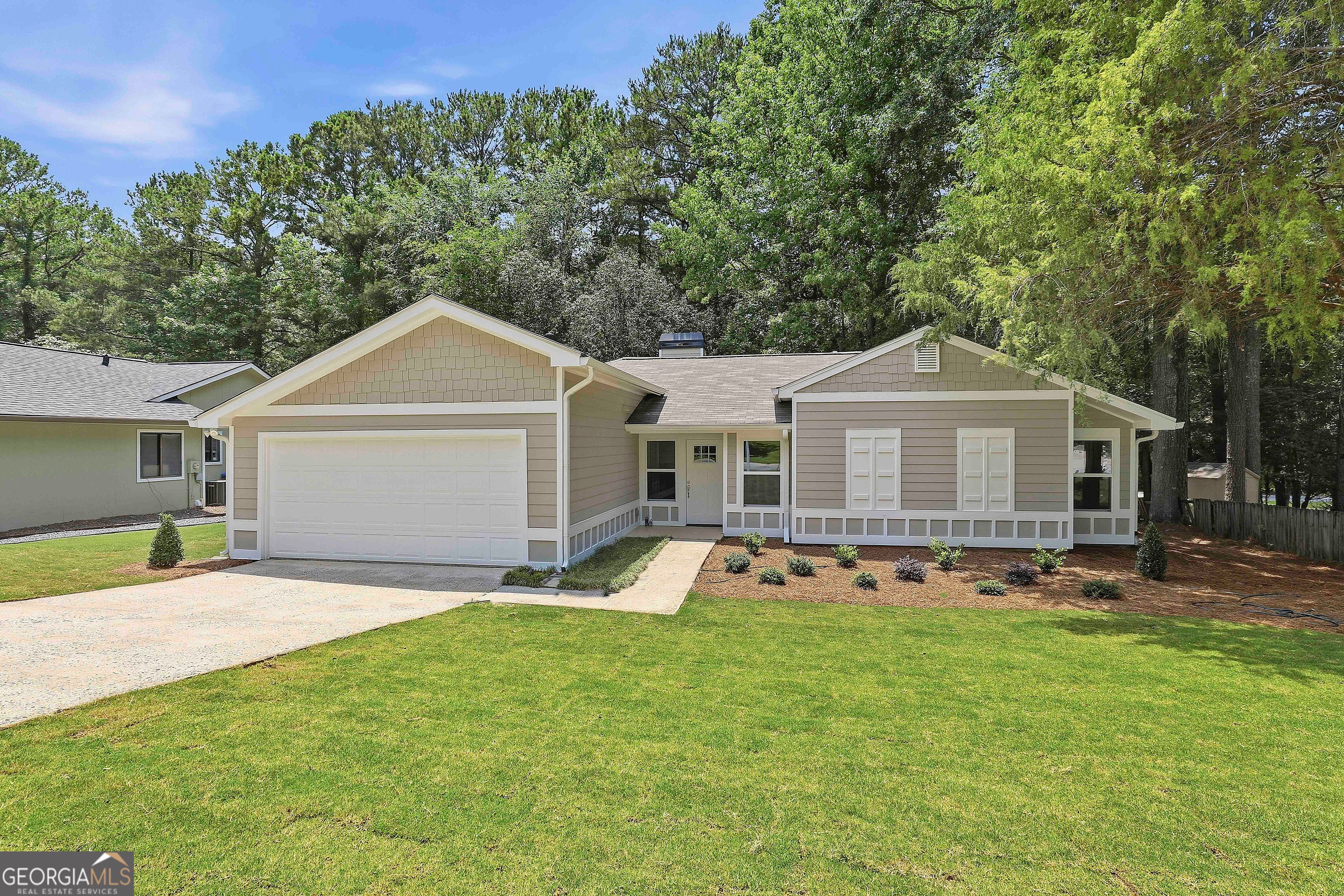 114 Lake Forest Dr — photo