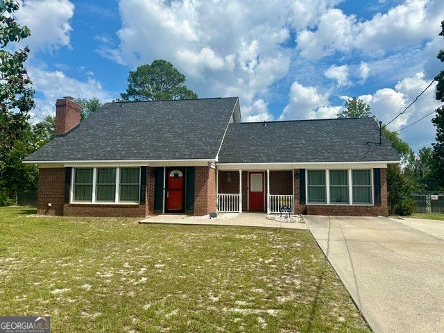 1332 Woodlawn Cir — photo